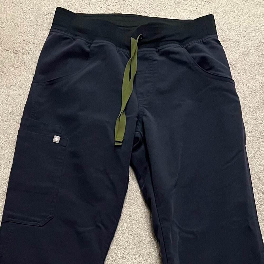 Figs Kade Cargo Scrub Pants size XS/Tall